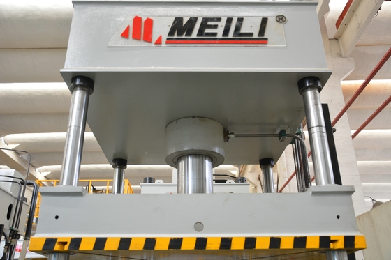 Cuatro prensa hidráulica del poste de Ton Servo Hydraulic Press Machine 4 de la columna 100